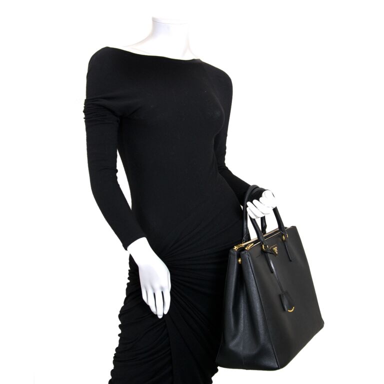 PRADA 'Galleria' in black Saffiano in black leather - VALOIS VINTAGE PARIS