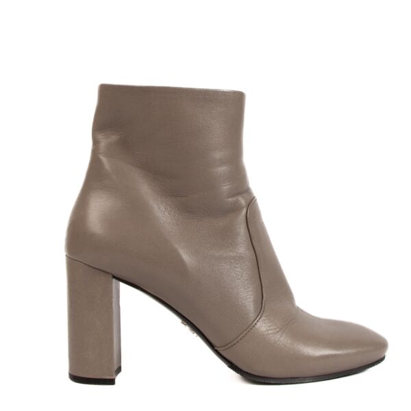 Shop safe online at Labellov in Antwerp, Brussels and Knokke these 100% authentic second hand Prada Taupe Leather Ankle Boots - size 38,5