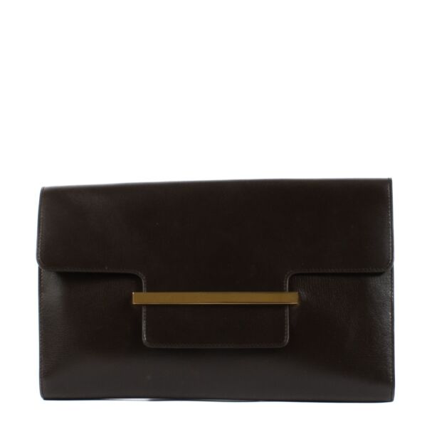 Shop safe online at Labellov in Antwerp, Brussels and Knokke this 100% authentic second hand Delvaux Brown Box Calf Vintage Clutch Bag