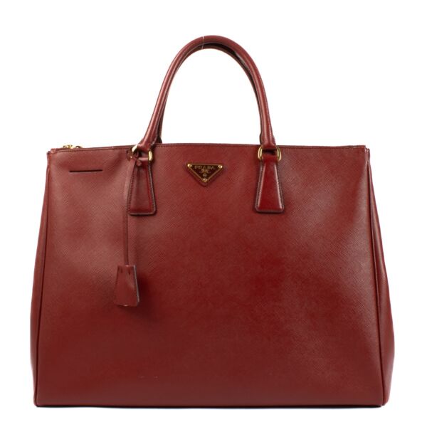 shop 100% authentic second hand Prada Red Saffiano Extra-Large Galleria Bag on Labellov.com