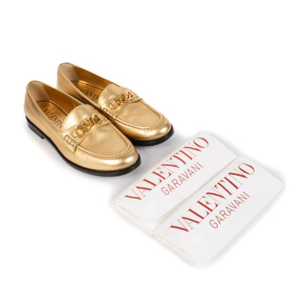 Valentino Garavani Gold Leather V-Logo Chain Loafers - Size 38,5