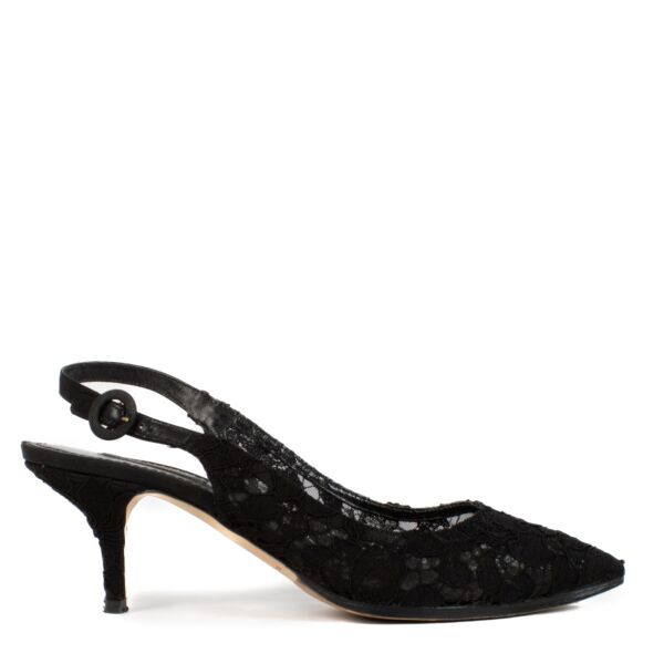 Shop safe online at Labellov in Antwerp, Brussels and Knokke this 100% authentic second hand Dolce & Gabbana Black Lace Kitten Slingback Heels - Size 39