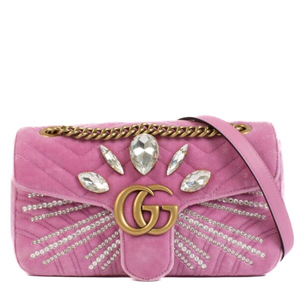 Shop safe online at Labellov in Antwerp, Brussels and Knokke this 100% authentic second hand Gucci Violet Roseate Velvet Crystals Small GG Marmont Bag