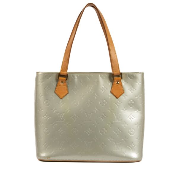Buy authentic secondhand Louis Vuitton bags at the right price at Labellov vintage webshop. Safe and secure online shopping. Koop authentieke tweedehands Louis Vuitton tassen met juiste prijs.