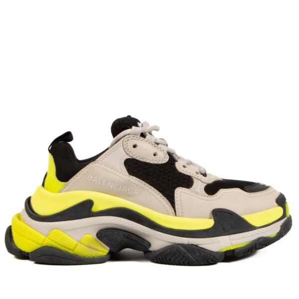 Shop safe online at Labellov these 100% authentic second hand Balenciaga Black, Yellow and Beige Triple S Sneakers - size 36