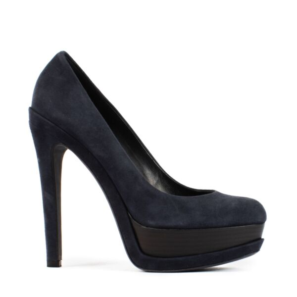 Shop safe online at Labellov in Antwerp, Brussels and Knokke this 100% authentic second hand Christian Dior Blue Suede Platform Heels - Size 38,5
