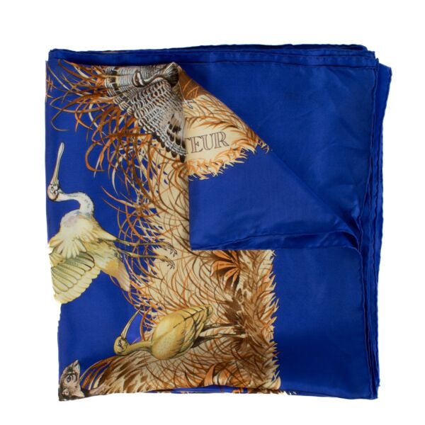 Shop safe online at Labellov in Antwerp, Brussels and Knokke this 100% authentic second hand Hermès Blue Equateur 140 Silk Scarf