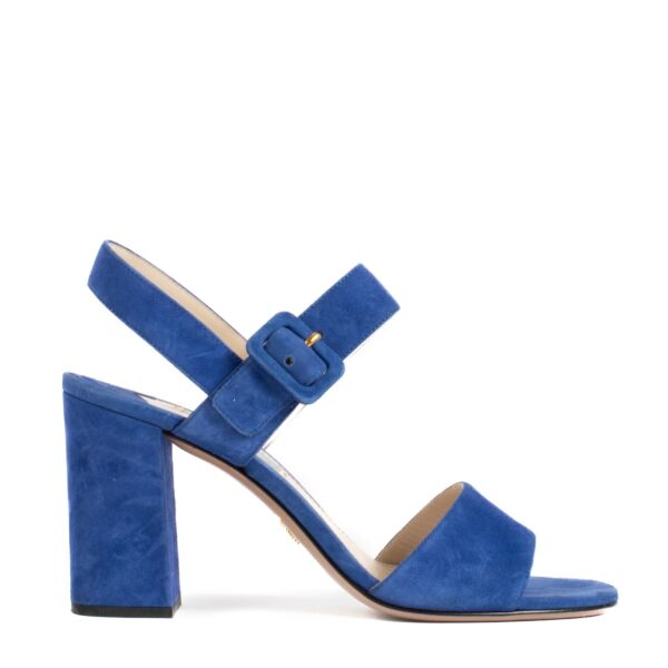 Shop safe online at Labellov in Antwerp, Brussels and Knokke this 100% authentic second hand Prada Blue Suede Heels - Size 38