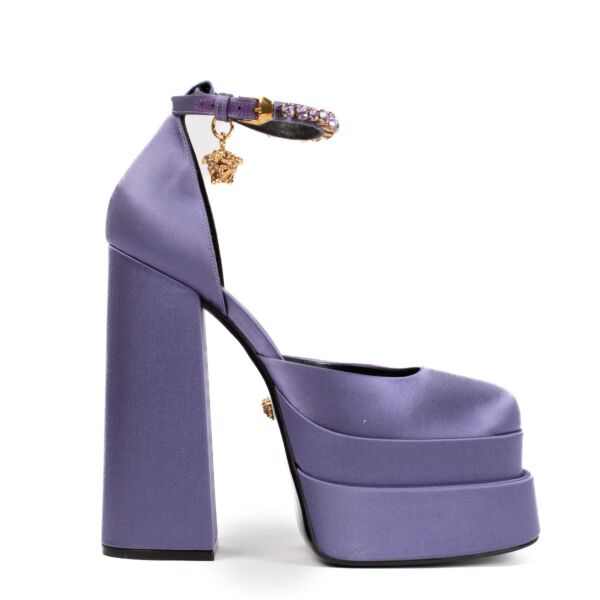 shop 100% authentic second hand Versace Medusa Aevitas Purple Platform Pumps - size 38 on Labellov.com