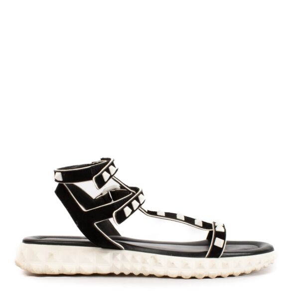 Shop 100% authentic secondhand Valentino Garavani Black & White Studded Sandals - Size 37 1/2 on Labellov.com