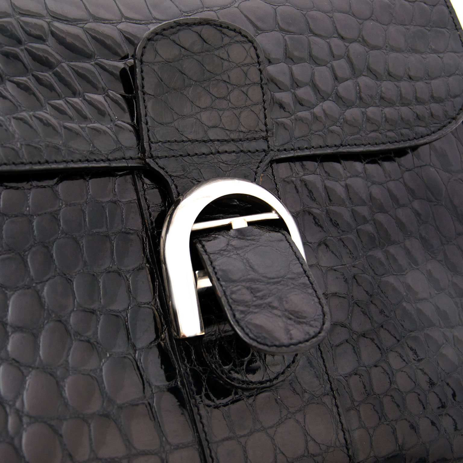 Delvaux Black Croco Brillant MM ○ Labellov ○ Buy and Sell