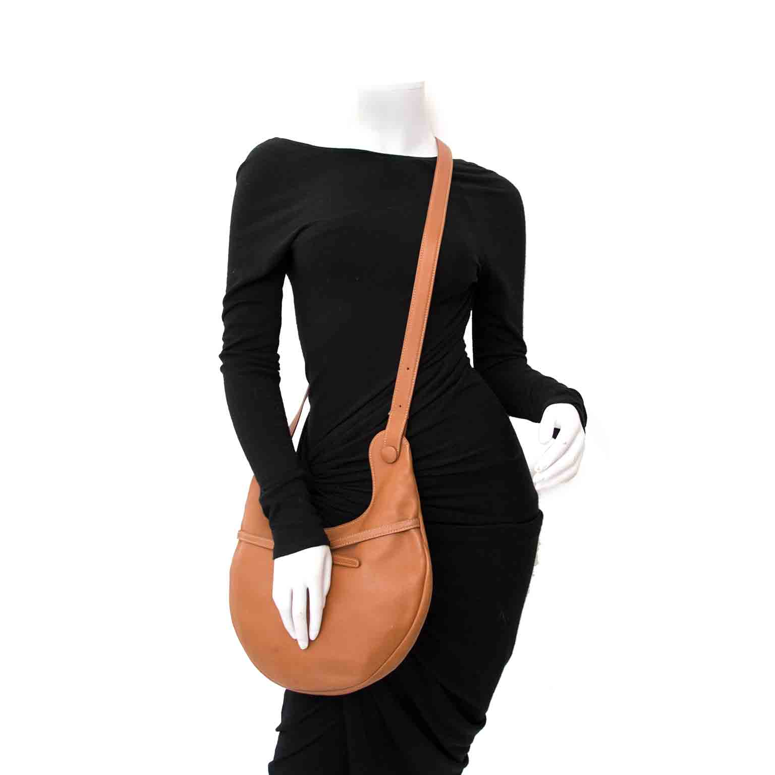 Delvaux Le Louise Camel Shoulder Bag ○ Labellov ○ Buy and Sell