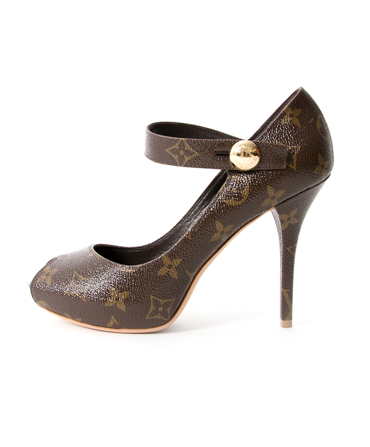 Louis Vuitton Monogram Canvas Ritual Mary Jane Pumps sz 34.5 For Sale at  1stDibs  louis vuitton mary jane shoes, louis vuitton mary jane pumps, mary  jane louis vuitton