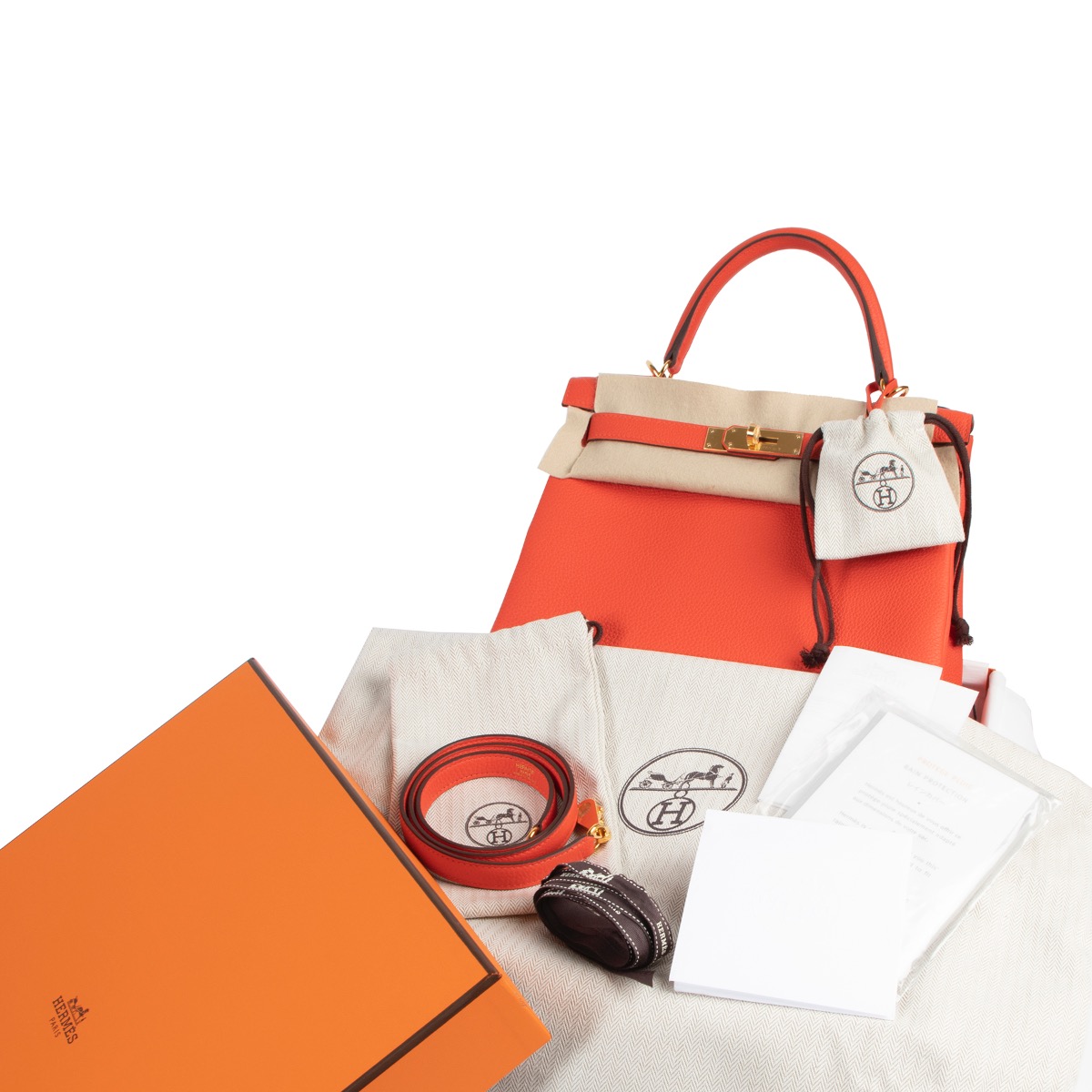 Hermès Kelly 35 Togo Capucine GHW ○ Labellov ○ Buy and Sell Authentic Luxury