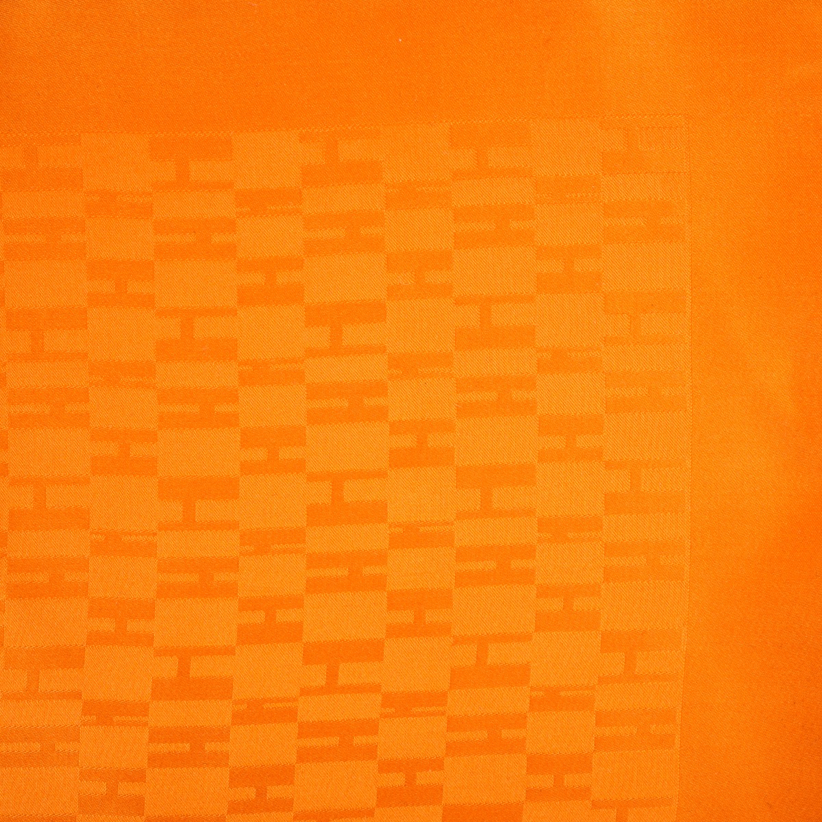Hermès Orange Cliquetis Silk Scarf ○ Labellov ○ Buy and Sell
