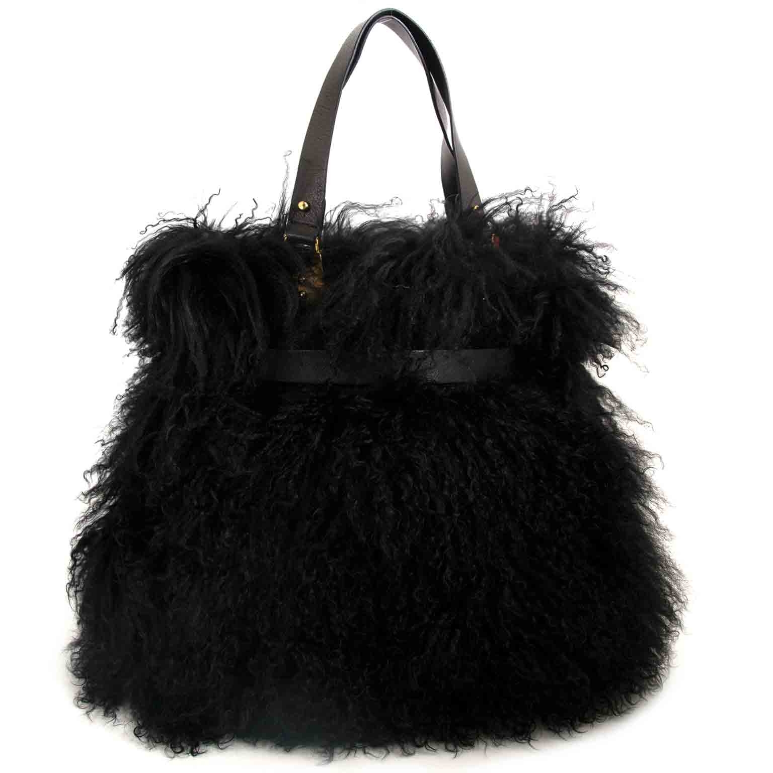 CHRISTIAN LOUBOUTIN CABAS HANDBAG IN MONGOLIA LAMB FUR FUR BAG White  ref.797226 - Joli Closet