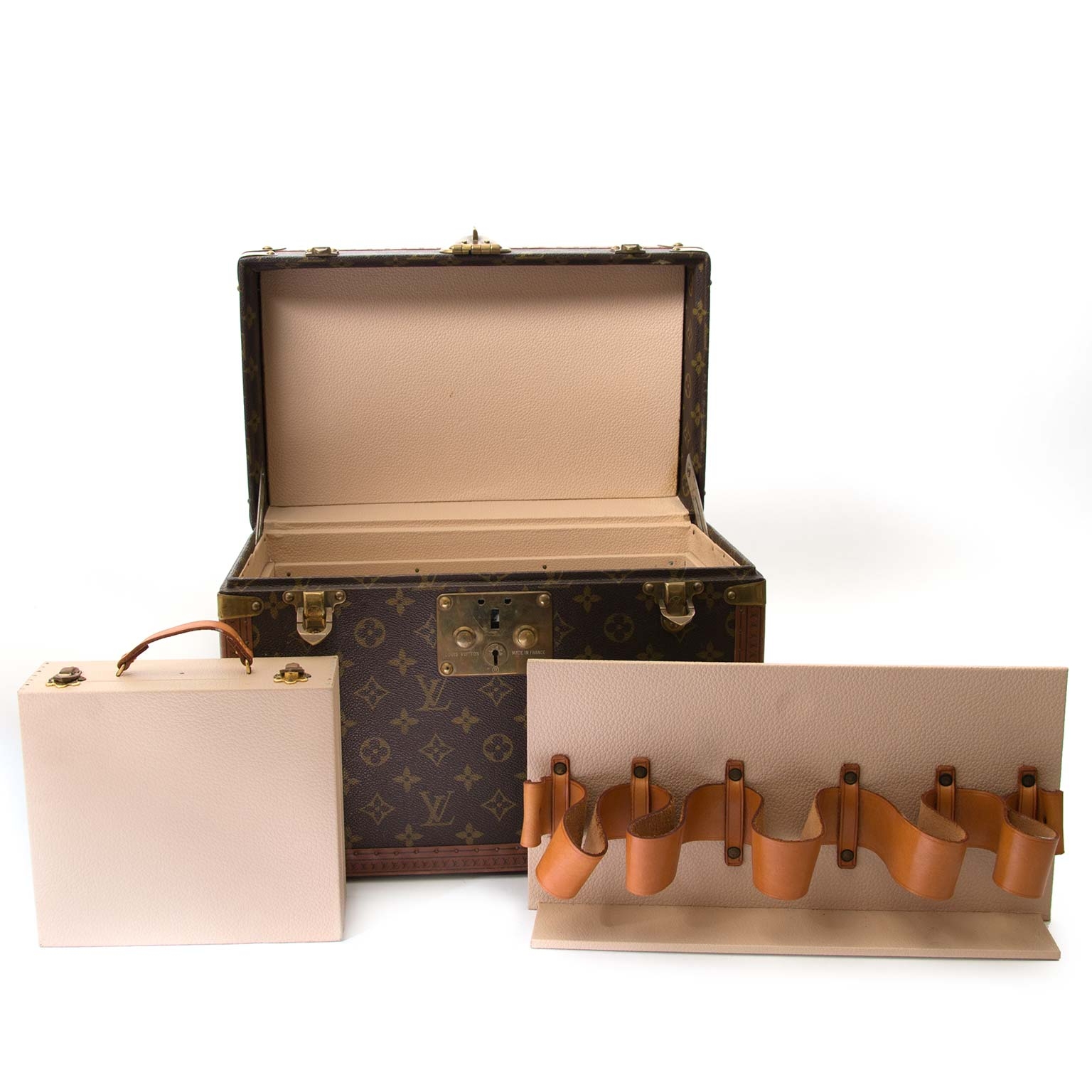 Louis Vuitton Monogram Pharmacy Box ○ Labellov ○ Buy and Sell Authentic  Luxury